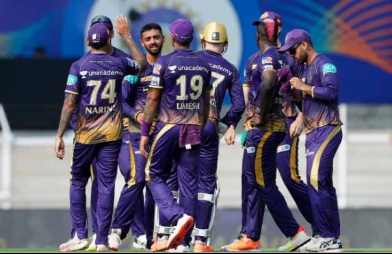 কলকাতা নাইট রাইডার্স এর প্লেঅফ এর স্বপ্ন অধরাই রয়ে যাবে ?