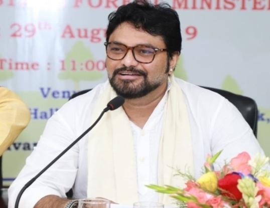 অবশেষে শপথ বাক্য পাঠ করলেন বালিগঞ্জ এর বিধায়ক বাবুল সুপ্রিয়