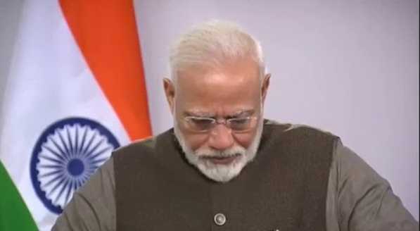 কেন আবেগপ্রবণ হলেন প্রধানমন্ত্রী মোদী