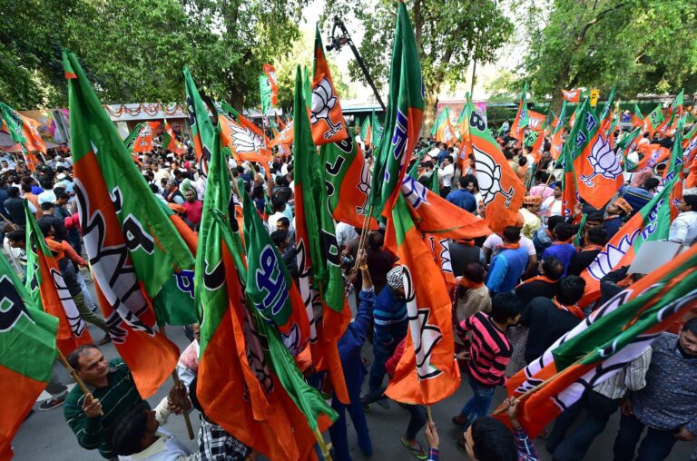 গুজরাটের অধ্যক্ষ ছাত্রদের বিজেপিতে যোগ দিতে বলেছেন