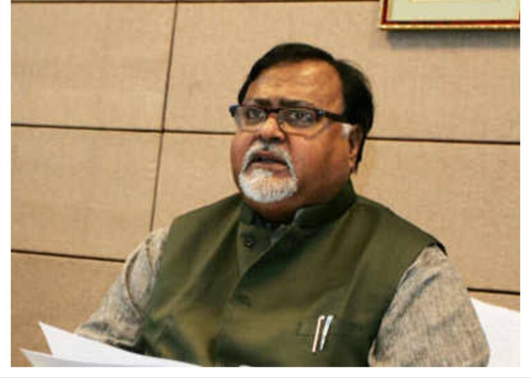 ইডির 20 ঘণ্টা ম্যারাথন জিজ্ঞাসাবাদের পর গ্রেফতার পার্থ চট্টোপাধ্যায়