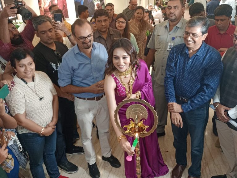 তানিষ্ক নতুনভাবে লঞ্চ করলো কলকাতার গড়িয়াহাটে তার গ্র্যান্ড স্টোর