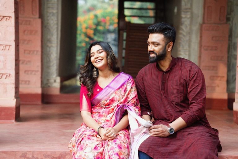 প্রেম দিবসের প্রাক্কালে দুর্নিবার সাহার নতুন প্রেমের গান ‘বিকেলবেলা’, অভিনয়ে রাজেশ্বর-পর্ণা
