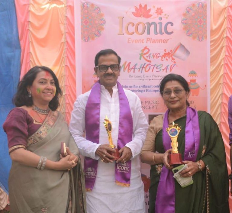 ইভেন্টপ্লানার আইকনিকের উদ্যোগে হয়েগেল এক বিরাট দোল উৎসব