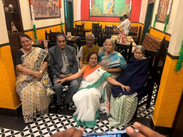 প্রজাতন্ত্র দিবসে বাবু কালচার জাতি গঠনে অবদান রাখা এক প্রজন্মকে শ্রদ্ধা জানাচ্ছে