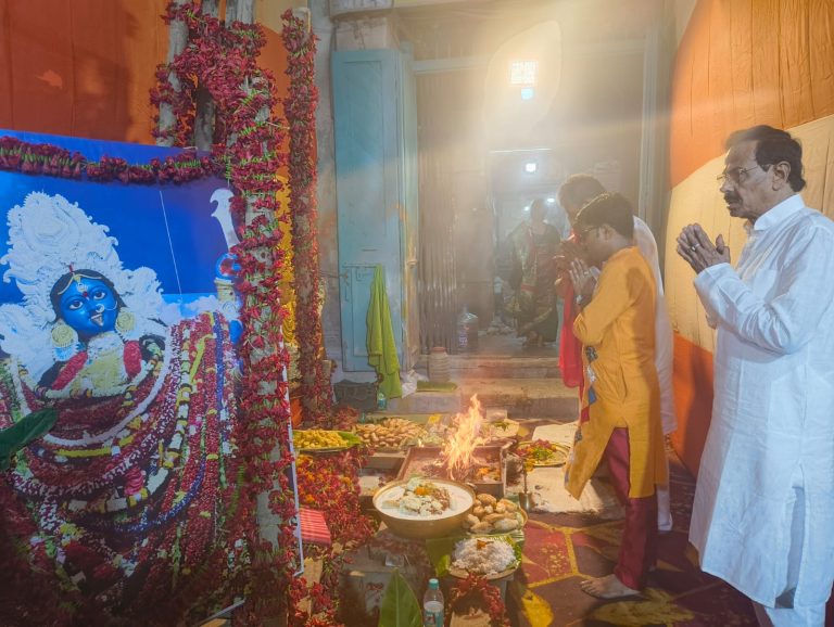 ঐতিহ্যবাহী ফাটাকেষ্ট  কালীপুজোর খুঁটিপুজো সম্পন্ন হল